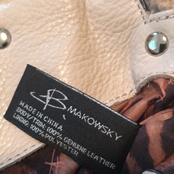 B Makowsky cream leather bag with lots of pockets - Picture 10 of 10